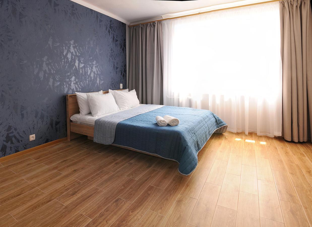 Scandinavian Poltava Apartments With 2 Rooms, 3 Beds 1 Sofa Exterior foto
